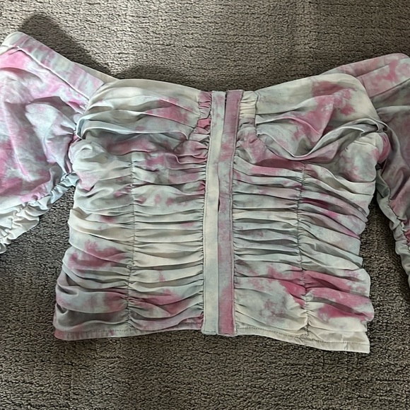 Free People
Off the shoulder long sleeve crop top - Picture 2 of 5